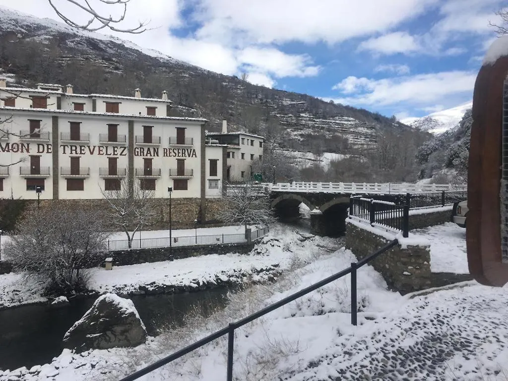 Hostal Mulhacen Trevelez Guest house